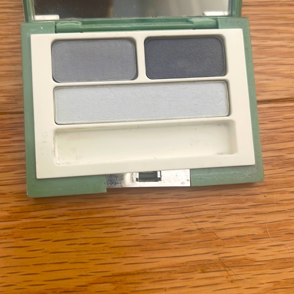 Clinique 02 Metallic Pewter